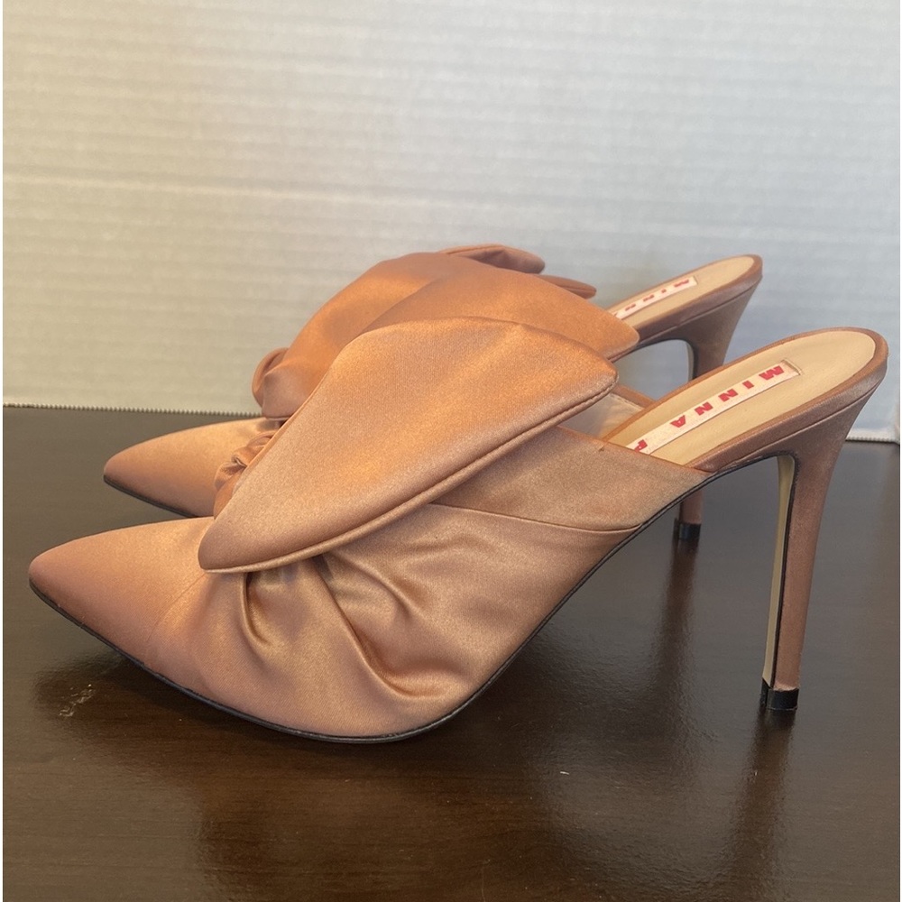 Minna Parikka Elizabeth Rose Satin Bunny Pump 40 - Picture 8 of 16